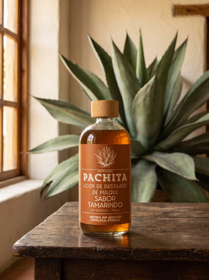 Botella de licor de destilado de pulque Pachita sabor tamarindo, 750 mL
