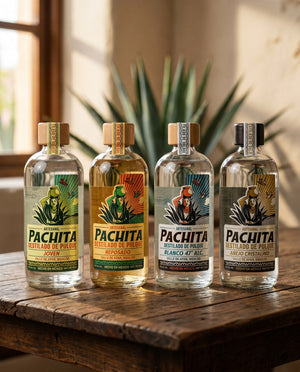 Paquete Pachita: botellas en escena