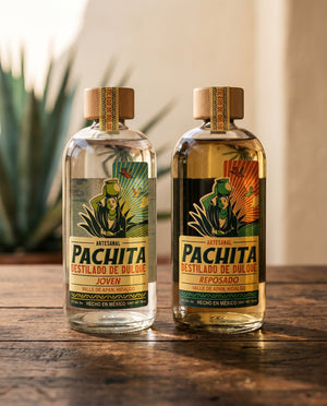 Paquete Pachita: botellas en escena