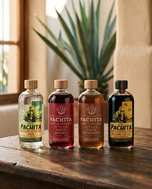 Paquete Pachita: botellas en escena