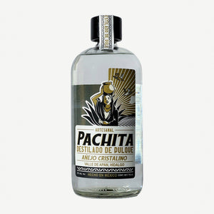 Botella real de Pachita, foto de estudio